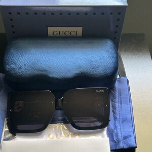 Gucci Glossy Black sunglasses new